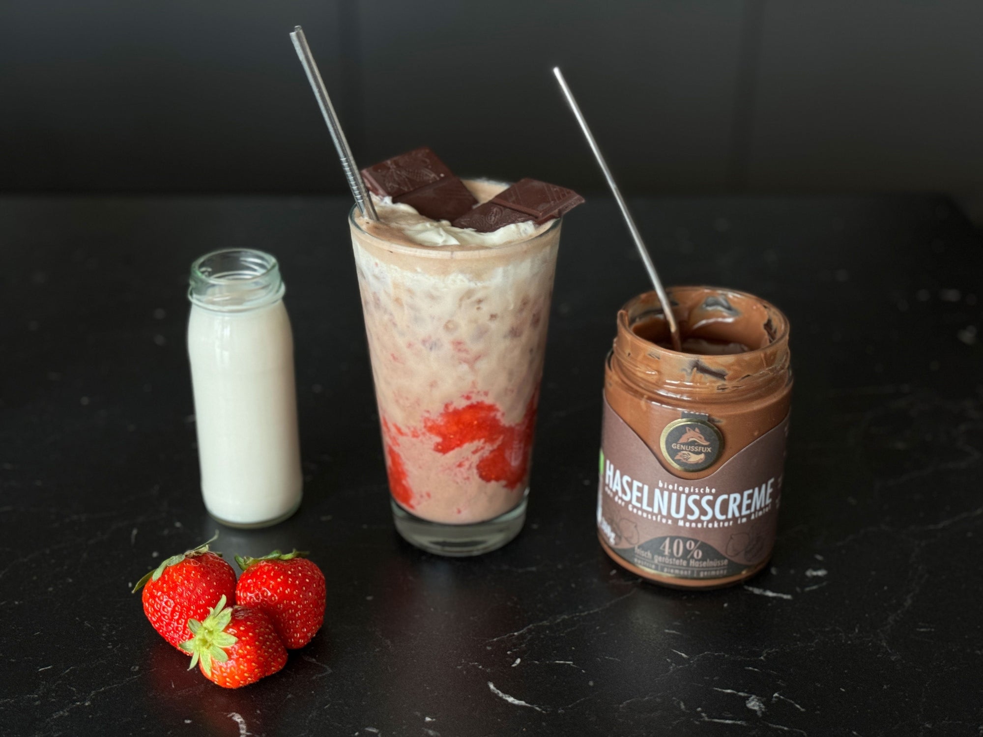 Erdbeer-Nougat-Latte